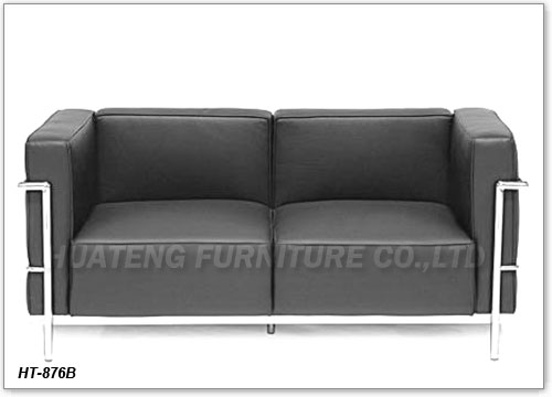 LC3 Grand Comfort Loveseat